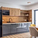 Family And Friends Bled Apartman *