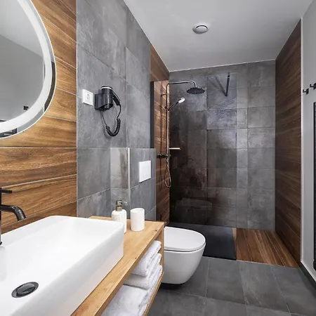 Family And Friends Bled Spodnje Gorje